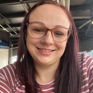 Meet your Posher, Courtney